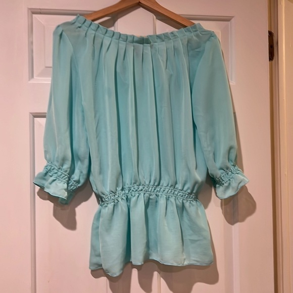 Willi Smith pleated peplum short puff sleeve semi sheer blouse - Picture 4 of 9